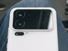 Foto Xiaomi 16 Pro Max tertiris dedahkan Skrin Kedua di bahagian belakang Imej dari Ishan Agarwal